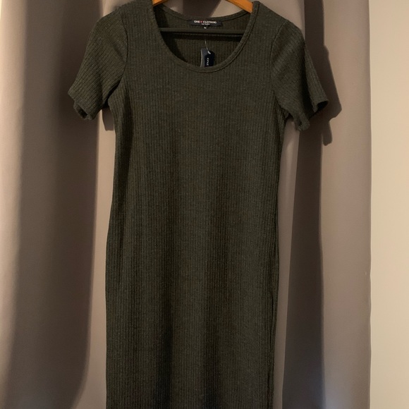 Ribbed Midi Dress - Picture 5 of 10